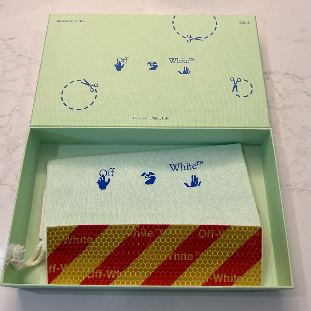 Off-White wallet - Picture 3 of 3